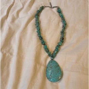 Chunky necklace, costume jewelry, looks like turquoise!